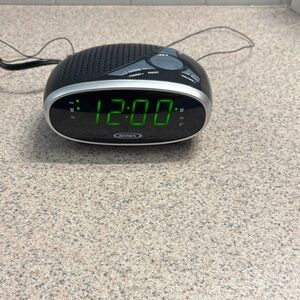 Jensen Black and Silver Digital Alarm Clock